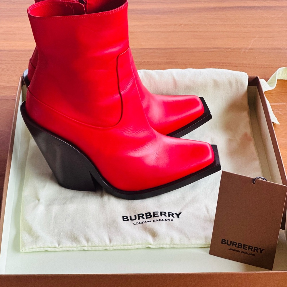 Burberry Red Ankle Boots perfect for Rodeo nights !